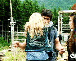 Adriel ► in a RELATIONSHIP with an amerindian forest rangers [ft. bob morley] Tumblr_niv0i3PSWv1qcmd8do2_250