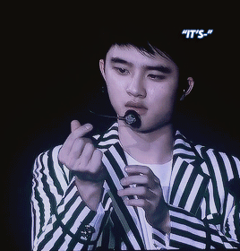 Do Kyungsoo stealing hearts left and right - Celebrity Photos & Videos -  OneHallyu
